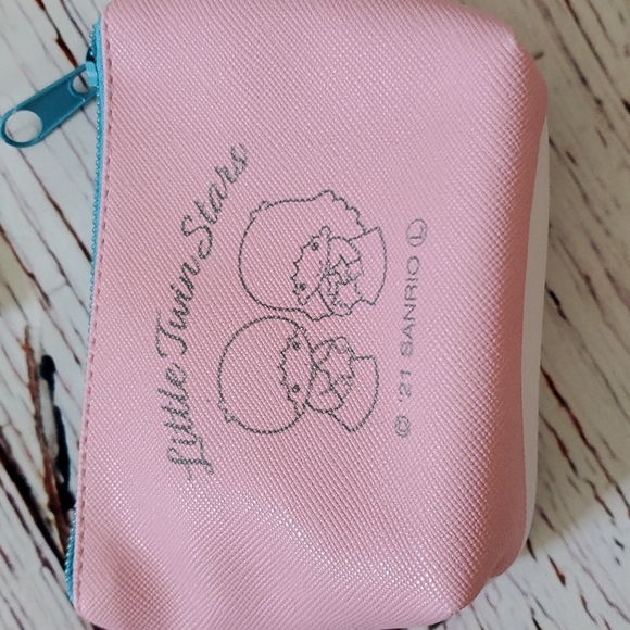 ποΈ SANRIO CUTE MINI POUCH (LITTLE TWIN STARS, TUXEDO SAM OR HELLO KITTY) π - Picture 10 of 14